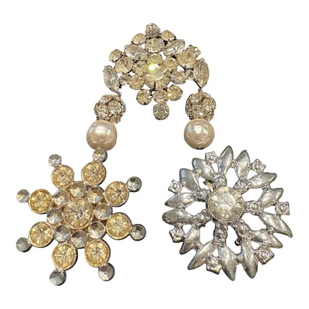 Three Vintage Rhinestone Brooches Silver tone. Safety clasps Lot of 3 JB8